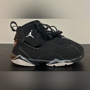 Toddler Kids Black Nike Jordan lace-up sneakers- size 10c